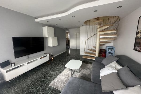Prenájom bytu 4-izbový 108 m², Ludwigshafen Prenájom bytu 4-izbový 108 m², Ludwigshafen