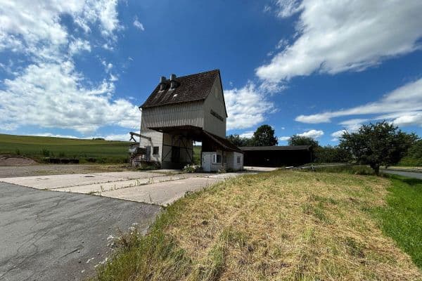 Predaj nebytového priestoru 2.508 m², Raiffeisenstraße 2, Sontra - Berneburg Predaj nebytového priestoru 2.508 m², Raiffeisenstraße 2, Sontra - Berneburg