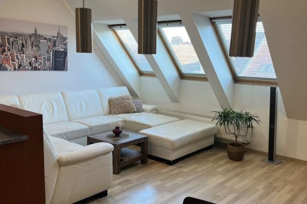 Prenájom bytu 3-izbový 115 m², Výstavní, Brno Prenájom bytu 3-izbový 115 m², Výstavní, Brno