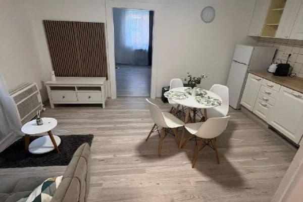 Prenájom bytu 2-izbový 54 m², Resslova, Ústí nad Labem Prenájom bytu 2-izbový 54 m², Resslova, Ústí nad Labem