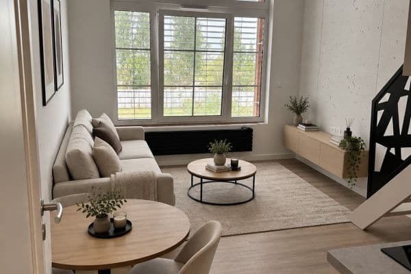Prenájom bytu 1-izbový 38 m², Mladoboleslavská, Praha Prenájom bytu 1-izbový 38 m², Mladoboleslavská, Praha