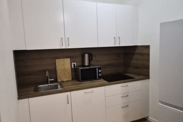 Prenájom bytu 4-izbový 82 m², Husova, Brno Prenájom bytu 4-izbový 82 m², Husova, Brno