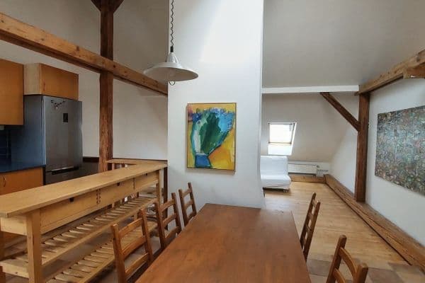 Prenájom bytu 3-izbový 110 m², Turnovská, Praha Prenájom bytu 3-izbový 110 m², Turnovská, Praha