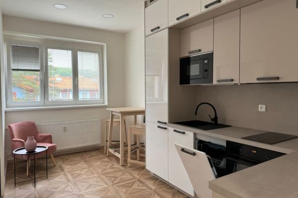 Predaj bytu 2-izbový 42 m², Čihákova, Praha Predaj bytu 2-izbový 42 m², Čihákova, Praha