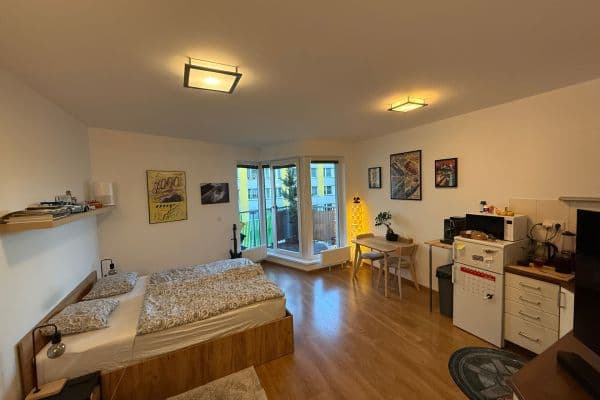 Prenájom bytu 1-izbový 41 m², Počernická, Praha Prenájom bytu 1-izbový 41 m², Počernická, Praha
