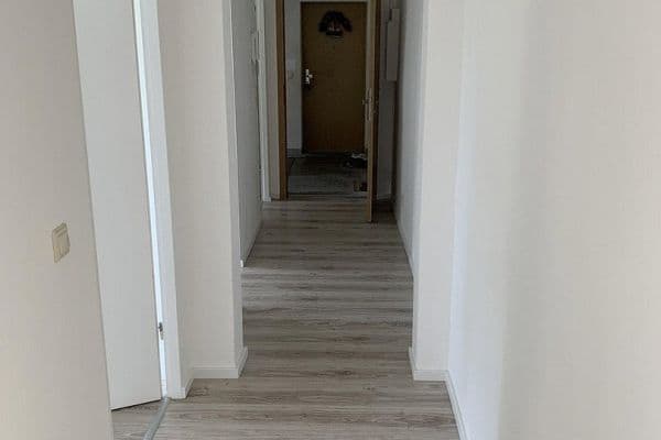 Prenájom bytu 3-izbový 68 m², Seligenstädter Straße 12, Gera - Aga Prenájom bytu 3-izbový 68 m², Seligenstädter Straße 12, Gera - Aga