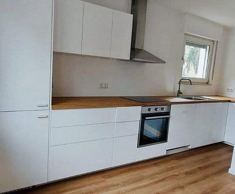 Prenájom bytu 3-izbový 76 m², Frankfurt, Hesensko Prenájom bytu 3-izbový 76 m², Frankfurt, Hesensko