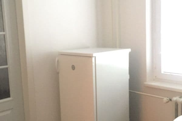 Prenájom bytu 1-izbový 41 m², Kaštanová, Rosice Prenájom bytu 1-izbový 41 m², Kaštanová, Rosice