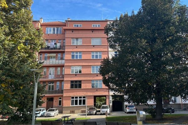 Prenájom bytu 2-izbový 80 m², U Vody, Praha Prenájom bytu 2-izbový 80 m², U Vody, Praha