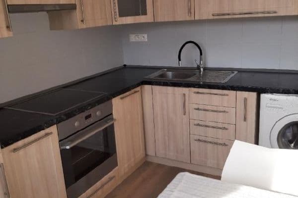 Prenájom bytu 2-izbový 44 m², Trnkova, Olomouc Prenájom bytu 2-izbový 44 m², Trnkova, Olomouc