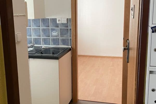 Prenájom bytu Garsoniéra 24 m², Ostrovského, Praha Prenájom bytu Garsoniéra 24 m², Ostrovského, Praha