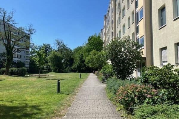Prenájom bytu 2-izbový 55 m², Denninger Straße 208, München, Bavorsko Prenájom bytu 2-izbový 55 m², Denninger Straße 208, München, Bavorsko