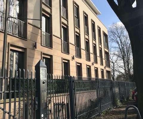Prenájom garáže 40 m², Tunnelstraße 28, Berlin, Berlín Prenájom garáže 40 m², Tunnelstraße 28, Berlin, Berlín