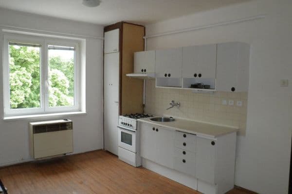 Prenájom bytu 1-izbový 54 m², Pražská, Žatec Prenájom bytu 1-izbový 54 m², Pražská, Žatec