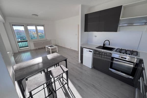 Prenájom bytu 3-izbový 60 m², Dlouhá třída, Havířov Prenájom bytu 3-izbový 60 m², Dlouhá třída, Havířov