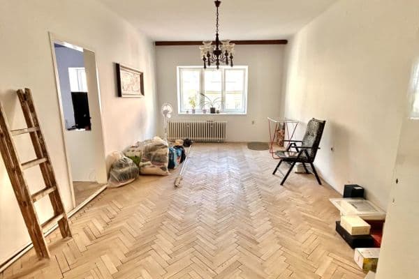 Prenájom bytu 3-izbový 100 m², Riegrova, České Budějovice Prenájom bytu 3-izbový 100 m², Riegrova, České Budějovice