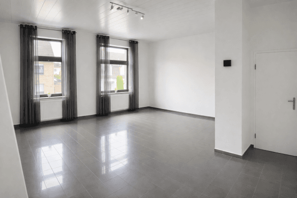 Prenájom bytu 3-izbový 110 m², Neckarstr.6, Mönchengladbach, Severné Porýnie - Westfálsko Prenájom bytu 3-izbový 110 m², Neckarstr.6, Mönchengladbach, Severné Porýnie - Westfálsko