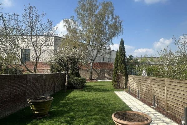 Prenájom bytu 4-izbový 162 m², Neuss Prenájom bytu 4-izbový 162 m², Neuss