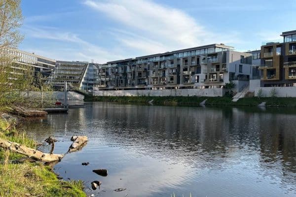 Prenájom bytu 3-izbový 75 m², Smrčkova, Praha Prenájom bytu 3-izbový 75 m², Smrčkova, Praha