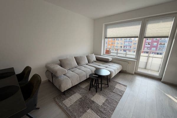 Prenájom bytu 2-izbový 68 m², Hornoměcholupská, Praha Prenájom bytu 2-izbový 68 m², Hornoměcholupská, Praha