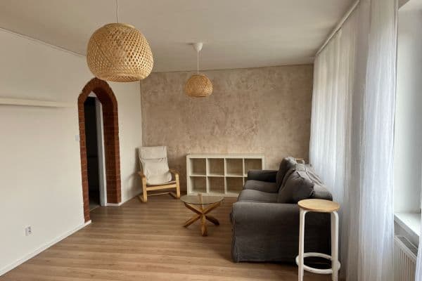 Prenájom bytu 2-izbový 60 m², Pod Hájem, Beroun Prenájom bytu 2-izbový 60 m², Pod Hájem, Beroun