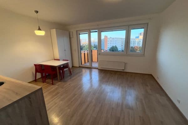 Prenájom bytu 1-izbový 32 m², Bolevecká, Praha Prenájom bytu 1-izbový 32 m², Bolevecká, Praha