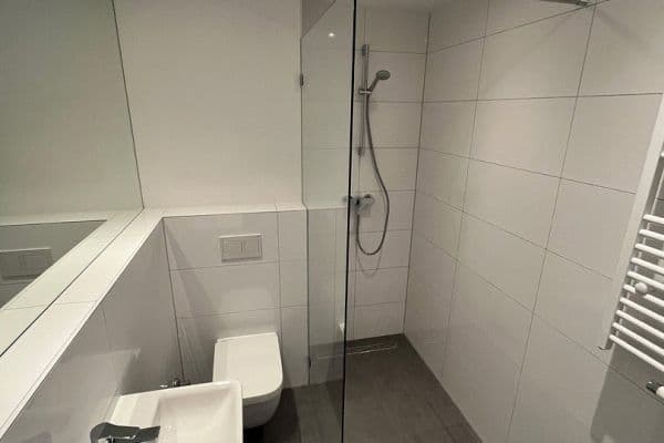 Prenájom bytu 2-izbový 50 m², Jahnstraße 96, Düsseldorf Prenájom bytu 2-izbový 50 m², Jahnstraße 96, Düsseldorf