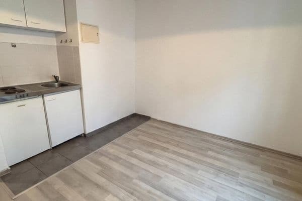 Prenájom bytu 1-izbový 22 m², Mannheim Prenájom bytu 1-izbový 22 m², Mannheim