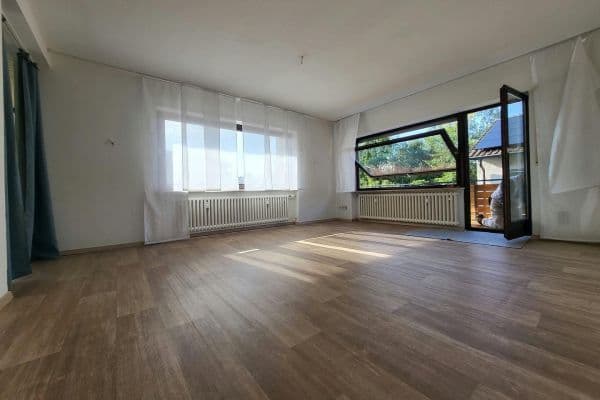 Prenájom bytu 3-izbový 98 m², Würzburg, Bavorsko Prenájom bytu 3-izbový 98 m², Würzburg, Bavorsko