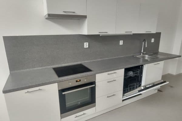 Prenájom bytu 3-izbový 89 m², Hrubínova, Litoměřice, Ústecký kraj Prenájom bytu 3-izbový 89 m², Hrubínova, Litoměřice, Ústecký kraj