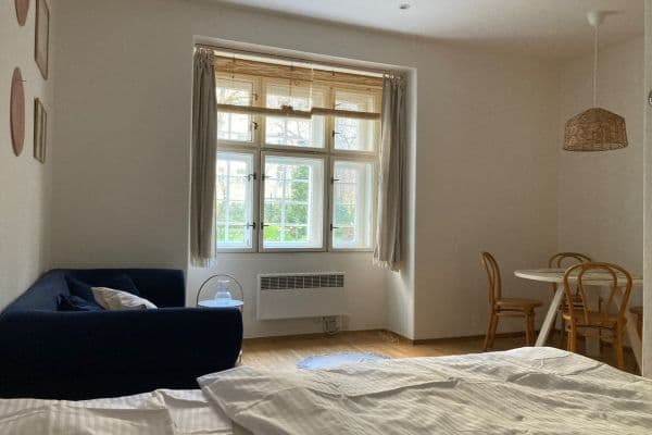 Prenájom bytu 1-izbový 34 m², Na Hutích, Praha Prenájom bytu 1-izbový 34 m², Na Hutích, Praha