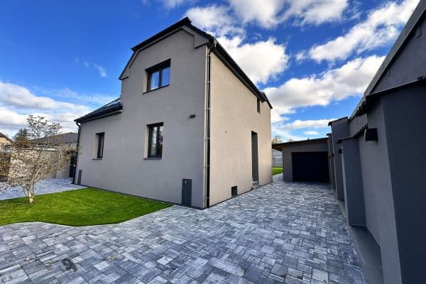 Predaj domu 142 m², pozemok 991 m², Na Poříčí, Beroun Predaj domu 142 m², pozemok 991 m², Na Poříčí, Beroun