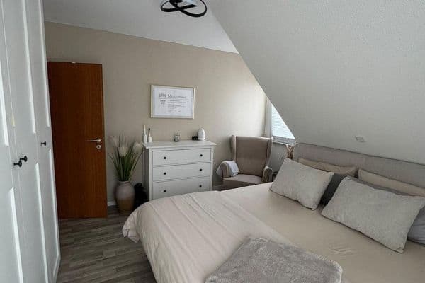 Prenájom bytu 3-izbový 85 m², Hans-Dümmlerstraße 1, Diepersdorf Prenájom bytu 3-izbový 85 m², Hans-Dümmlerstraße 1, Diepersdorf