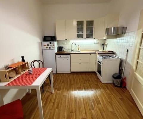 Prenájom bytu 1-izbový 36 m², U Uranie, Praha Prenájom bytu 1-izbový 36 m², U Uranie, Praha