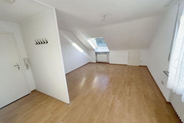 Prenájom bytu 1-izbový 33 m², Ludwigsburg Prenájom bytu 1-izbový 33 m², Ludwigsburg