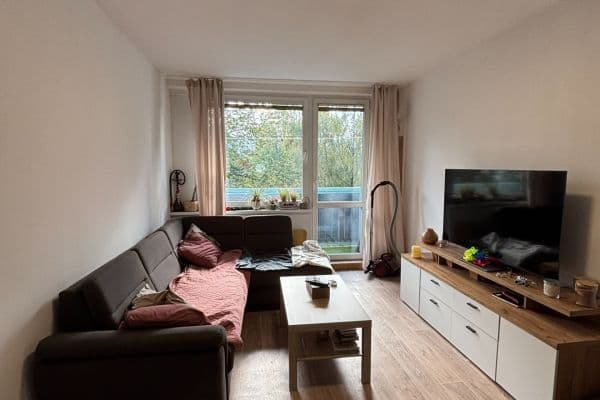 Prenájom bytu 2-izbový 40 m², Žandovská, Praha Prenájom bytu 2-izbový 40 m², Žandovská, Praha