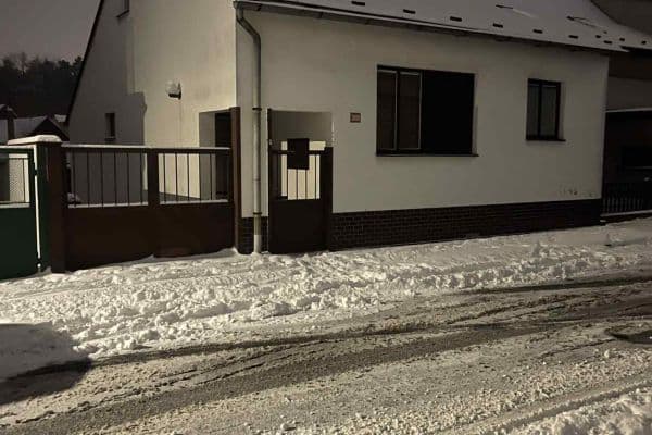 Prenájom domu 100 m², pozemok 300 m², V. Paiskra, Kladno Prenájom domu 100 m², pozemok 300 m², V. Paiskra, Kladno