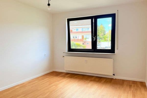 Prenájom bytu 3-izbový 71 m², Esslingen am Neckar Prenájom bytu 3-izbový 71 m², Esslingen am Neckar