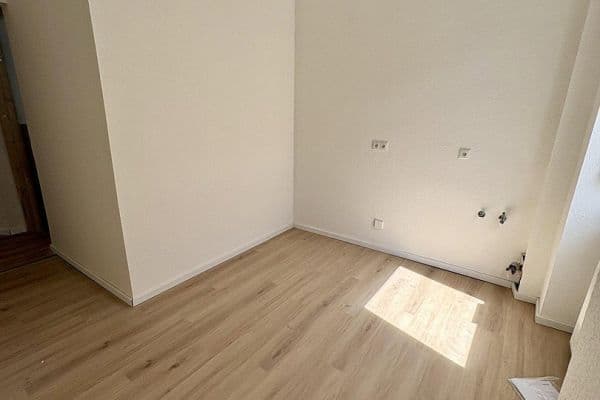 Prenájom bytu 3-izbový 84 m², Frankfurt am Main, Hesensko Prenájom bytu 3-izbový 84 m², Frankfurt am Main, Hesensko