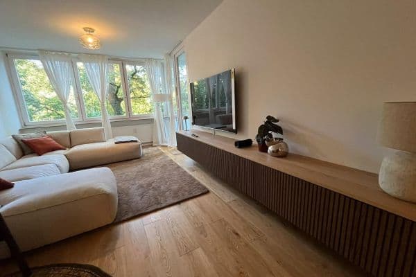 Prenájom bytu 2-izbový 60 m², Hamburg, Hamburg Prenájom bytu 2-izbový 60 m², Hamburg, Hamburg