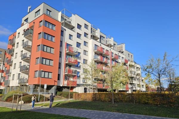 Prenájom bytu 2-izbový 53 m², Kardausova, Praha Prenájom bytu 2-izbový 53 m², Kardausova, Praha