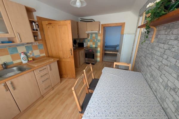 Prenájom bytu 2-izbový 100 m², V Úžlabině, Praha Prenájom bytu 2-izbový 100 m², V Úžlabině, Praha