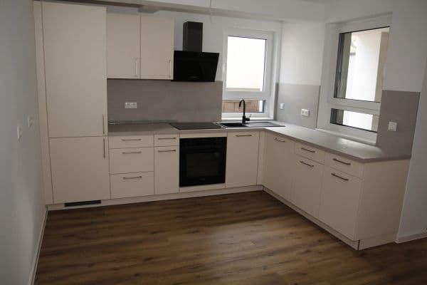 Prenájom bytu 3-izbový 88 m², Frankfurt am Main, Hesensko Prenájom bytu 3-izbový 88 m², Frankfurt am Main, Hesensko