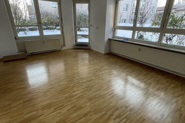 Prenájom bytu 2-izbový 60 m², Stuttgart, Bádensko-Wurttembersko Prenájom bytu 2-izbový 60 m², Stuttgart, Bádensko-Wurttembersko