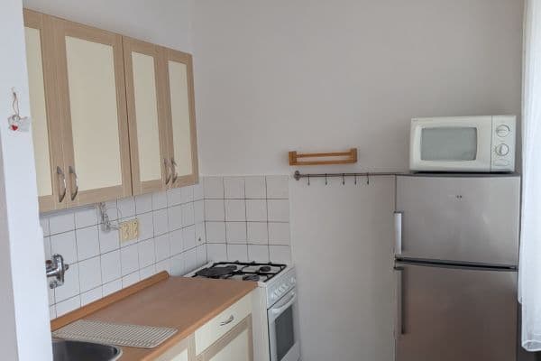 Prenájom bytu 1-izbový 28 m², Bělčická, Praha Prenájom bytu 1-izbový 28 m², Bělčická, Praha