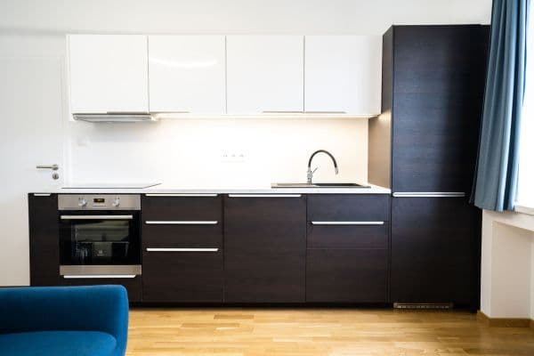 Predaj bytu 1-izbový 28 m², U Pernštejnských, Praha Predaj bytu 1-izbový 28 m², U Pernštejnských, Praha