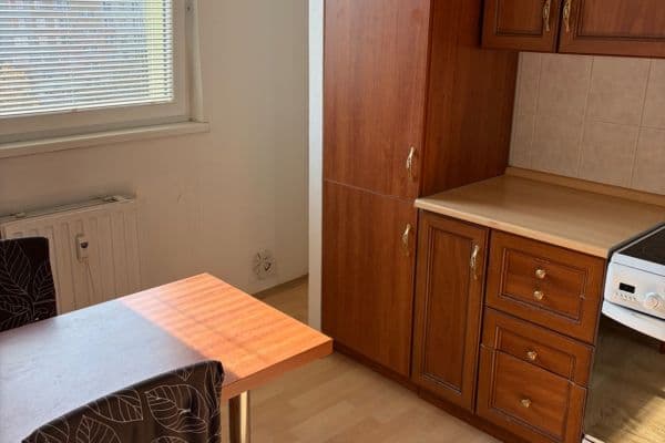 Prenájom bytu 2-izbový 43 m², Skupova, Olomouc Prenájom bytu 2-izbový 43 m², Skupova, Olomouc