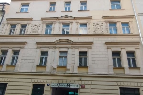 Prenájom bytu 1-izbový 31 m², Roháčova, Praha Prenájom bytu 1-izbový 31 m², Roháčova, Praha