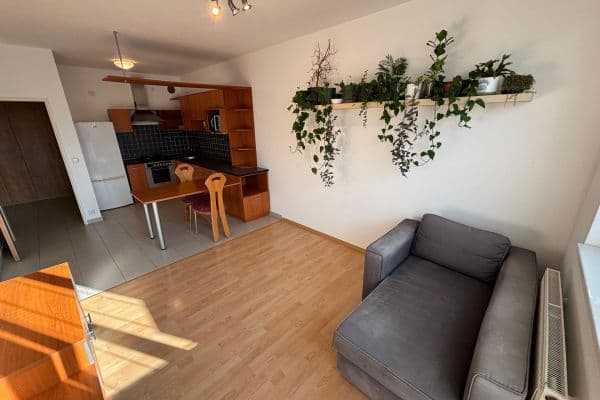 Predaj bytu 2-izbový 46 m², Pelušková, Praha Predaj bytu 2-izbový 46 m², Pelušková, Praha