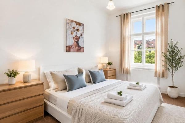 Prenájom bytu 2-izbový 84 m², Milady Horákové, Praha Prenájom bytu 2-izbový 84 m², Milady Horákové, Praha